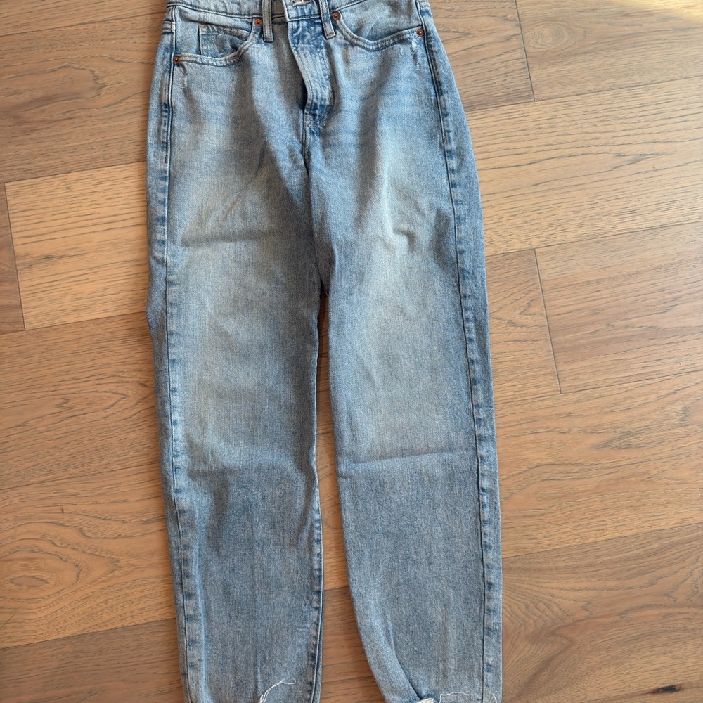 Old Navy Sky-Rise Straight Jeans